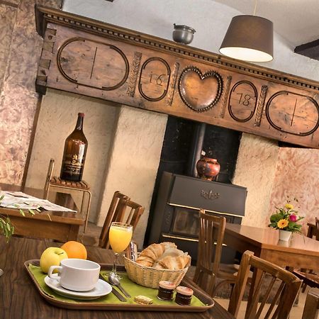 Logis Hotel Restaurant Du Commerce 라카누르그 외부 사진