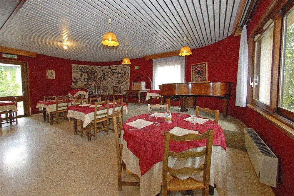 Logis Hotel Restaurant Du Commerce 라카누르그 외부 사진