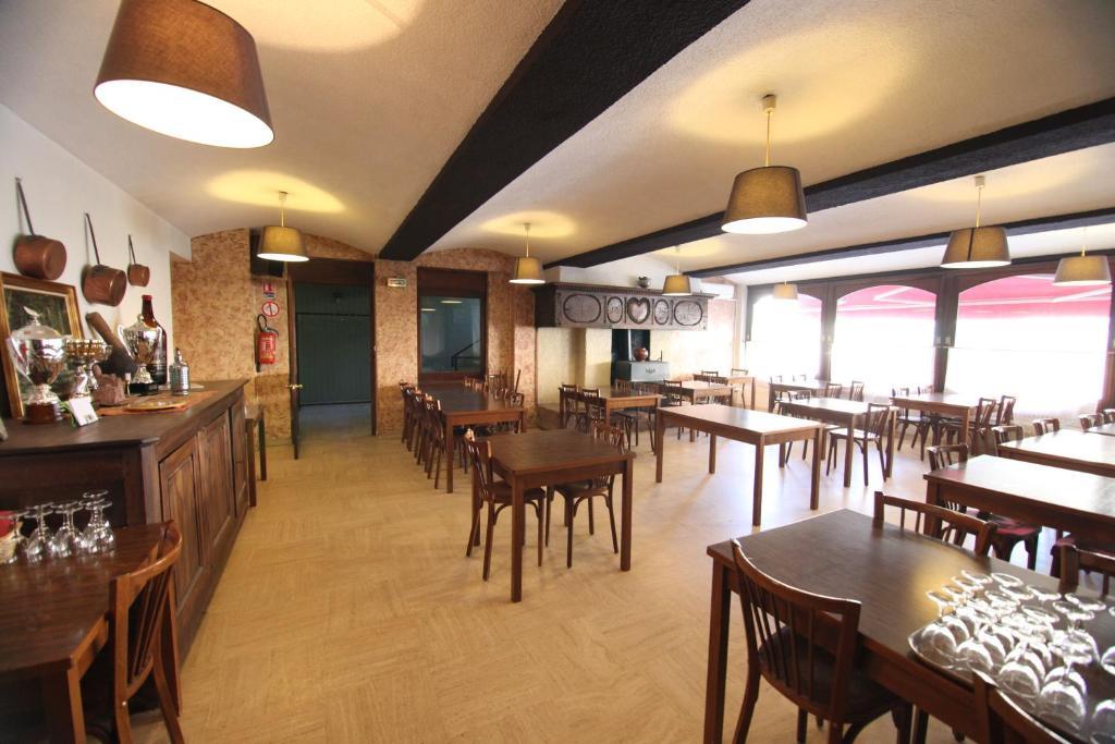Logis Hotel Restaurant Du Commerce 라카누르그 외부 사진