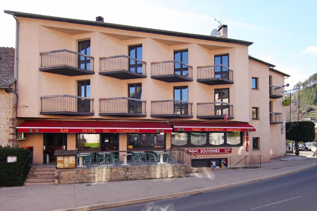 Logis Hotel Restaurant Du Commerce 라카누르그 외부 사진