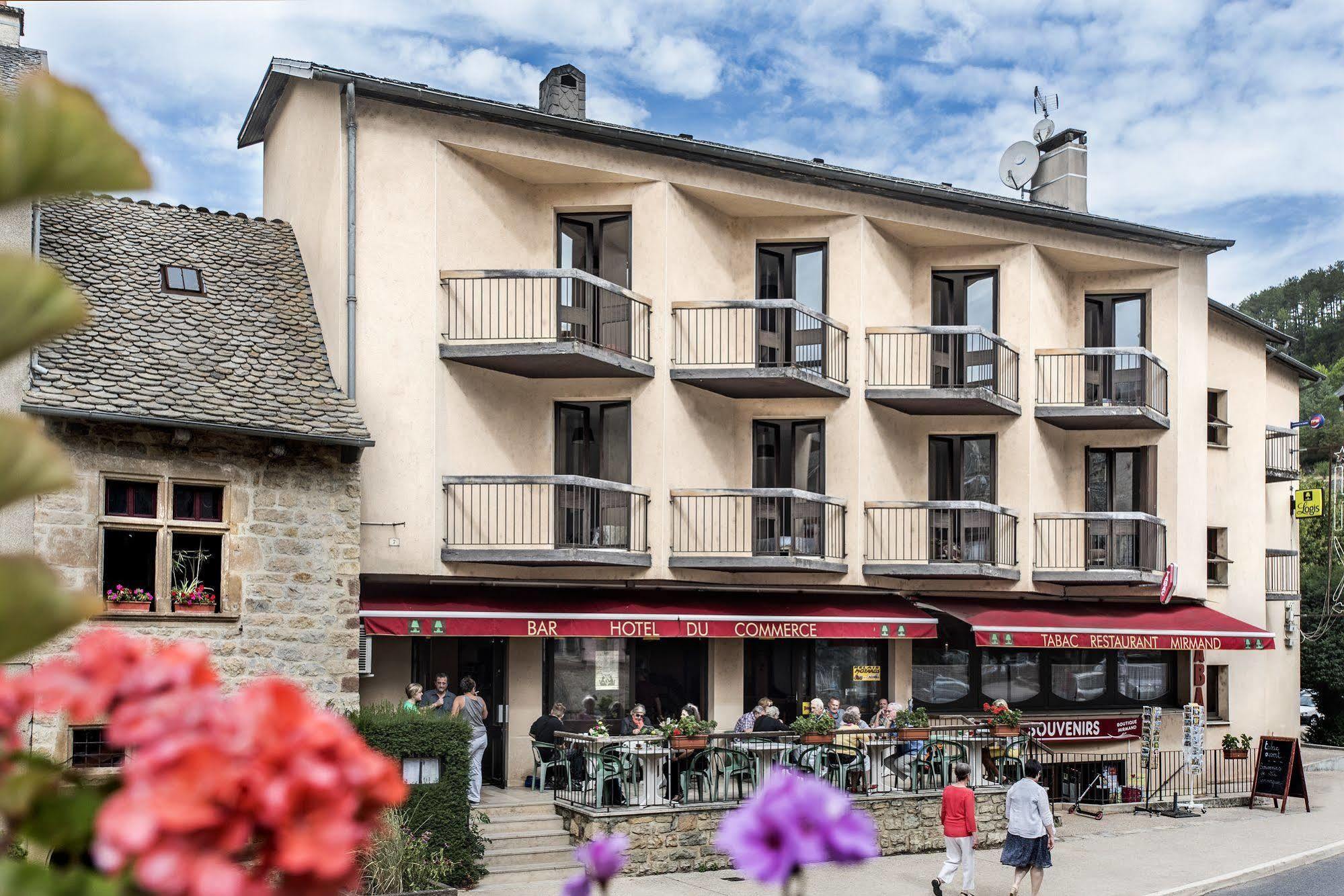 Logis Hotel Restaurant Du Commerce 라카누르그 외부 사진